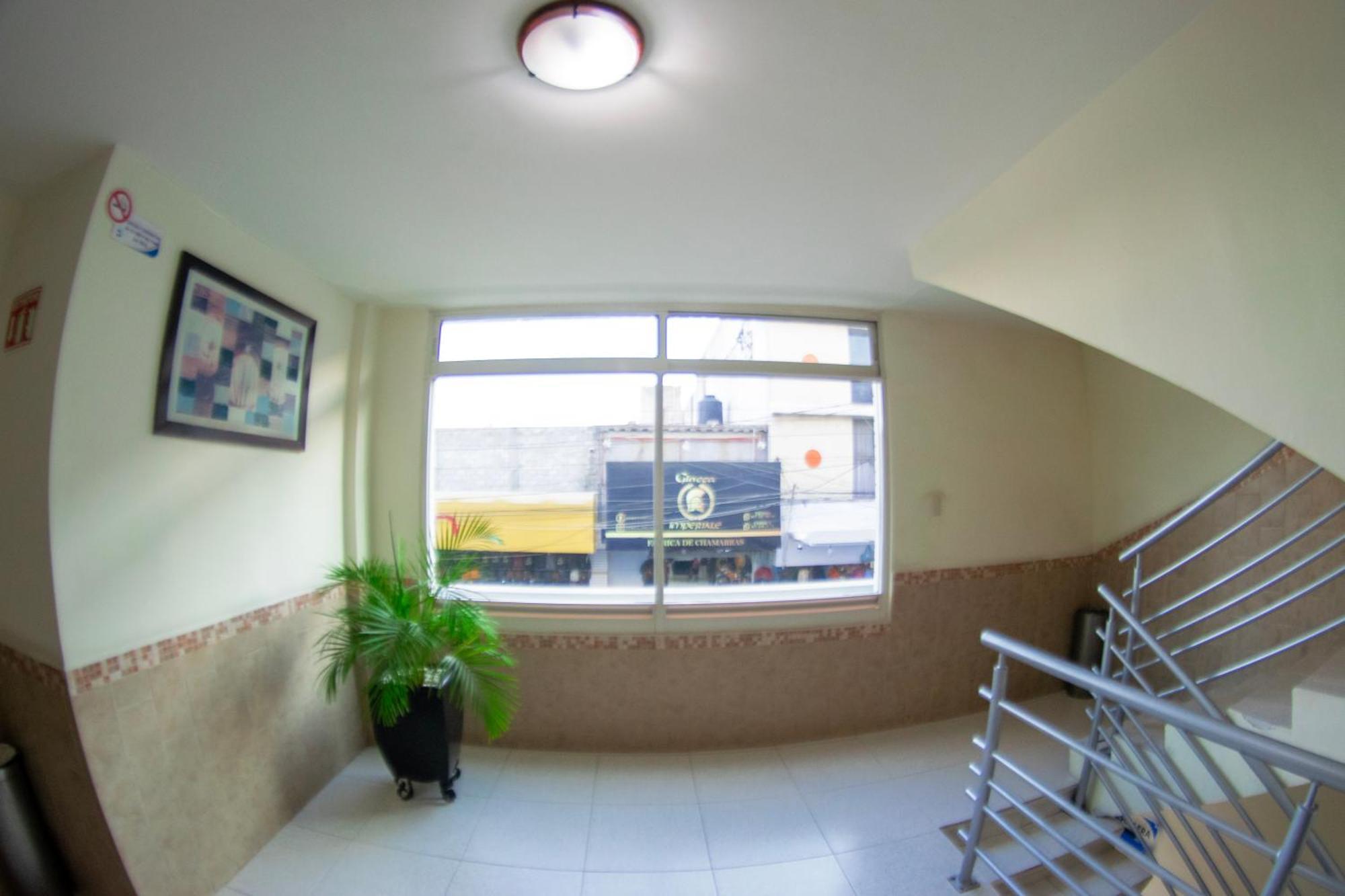 Hotel Niza Zona Piel Леон Экстерьер фото