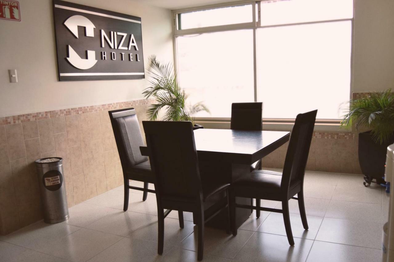 Hotel Niza Zona Piel Леон Экстерьер фото